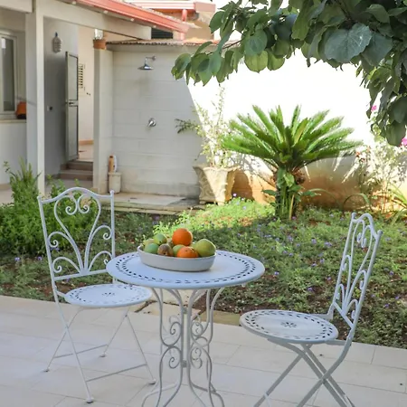 Casa Versomare بيت للعطل